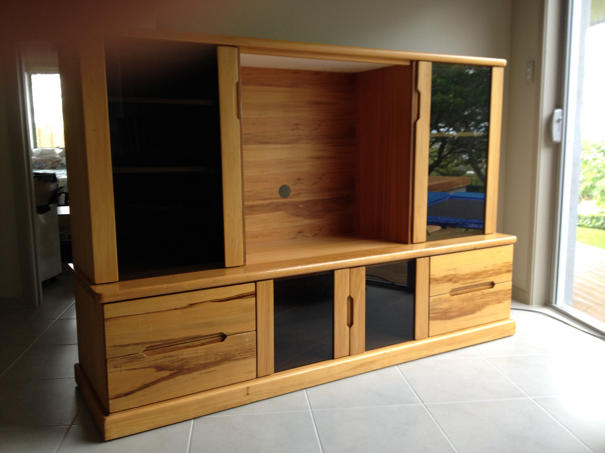 Rimu Tv Cabinet Freestuff