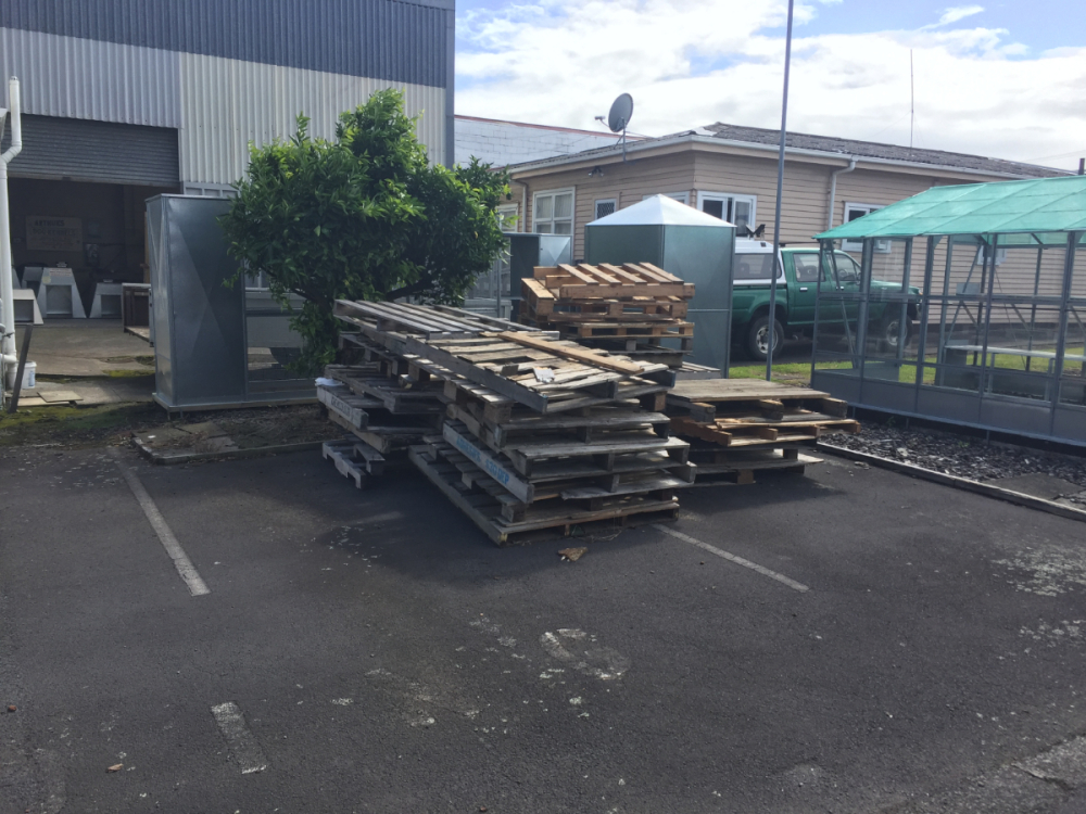 wooden pallets Freestuff