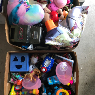 Boxes of toys | Freestuff