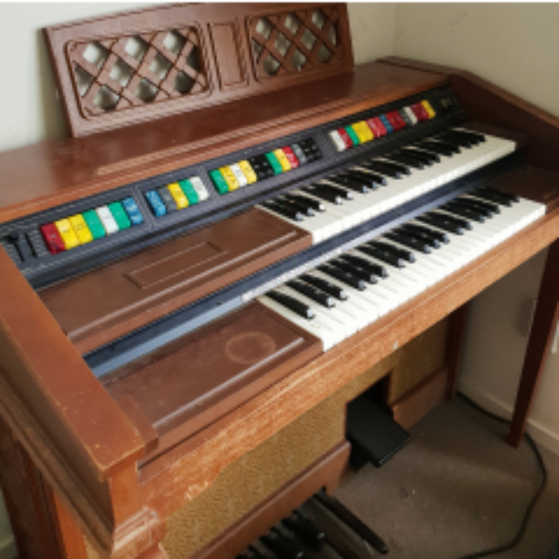 electric-piano-pending-pick-up-freestuff