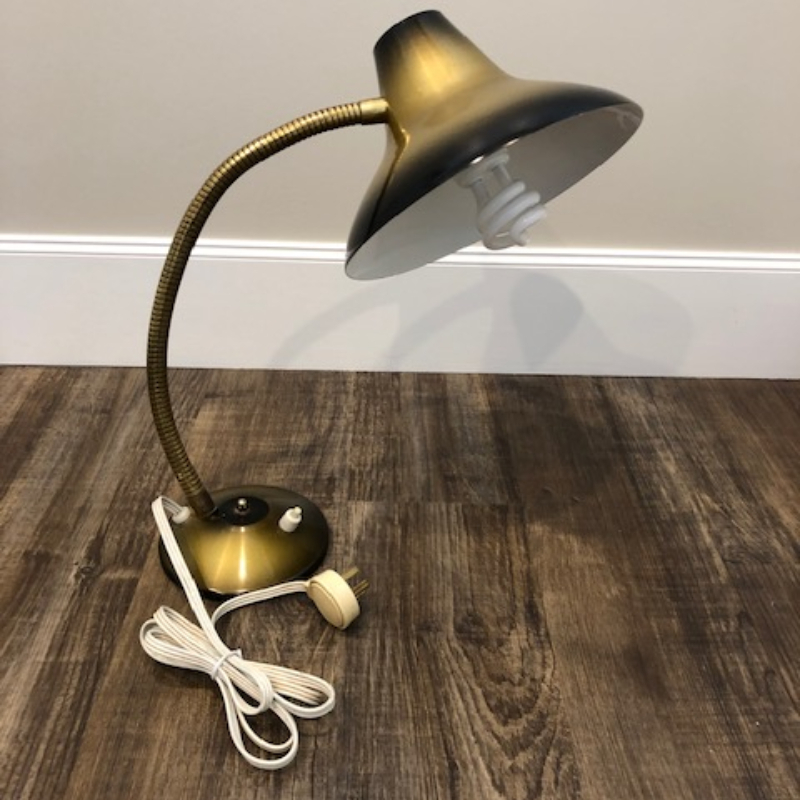 Bedside or table lamp | Freestuff