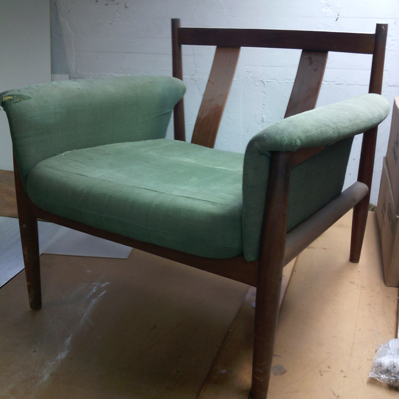 Mid century lounge chair | Freestuff
