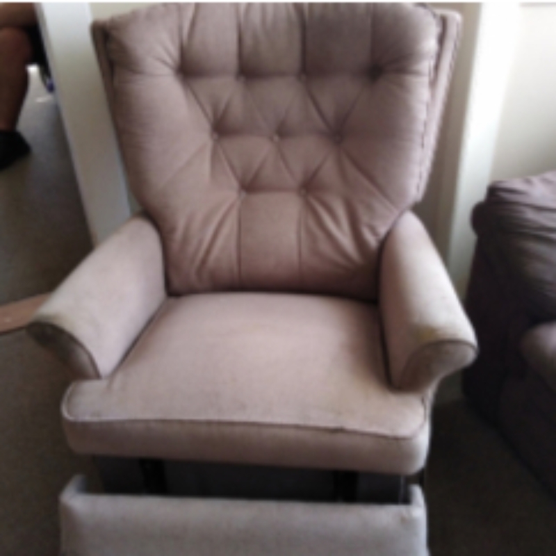 1 or 2 x Lazyboy chairs Freestuff