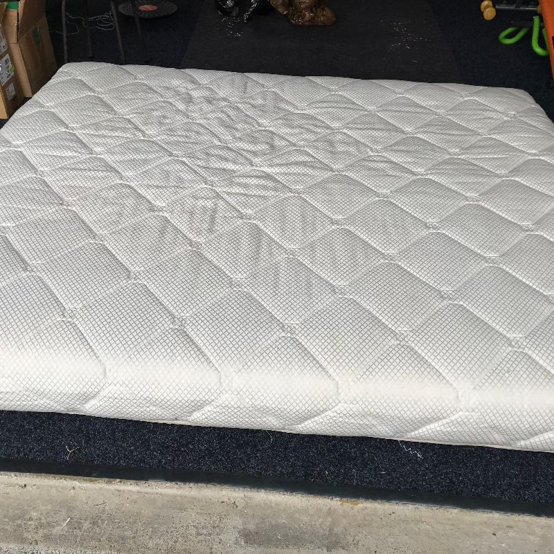 King size latex mattress Freestuff