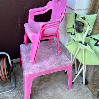 Kids plastic table and chairs 