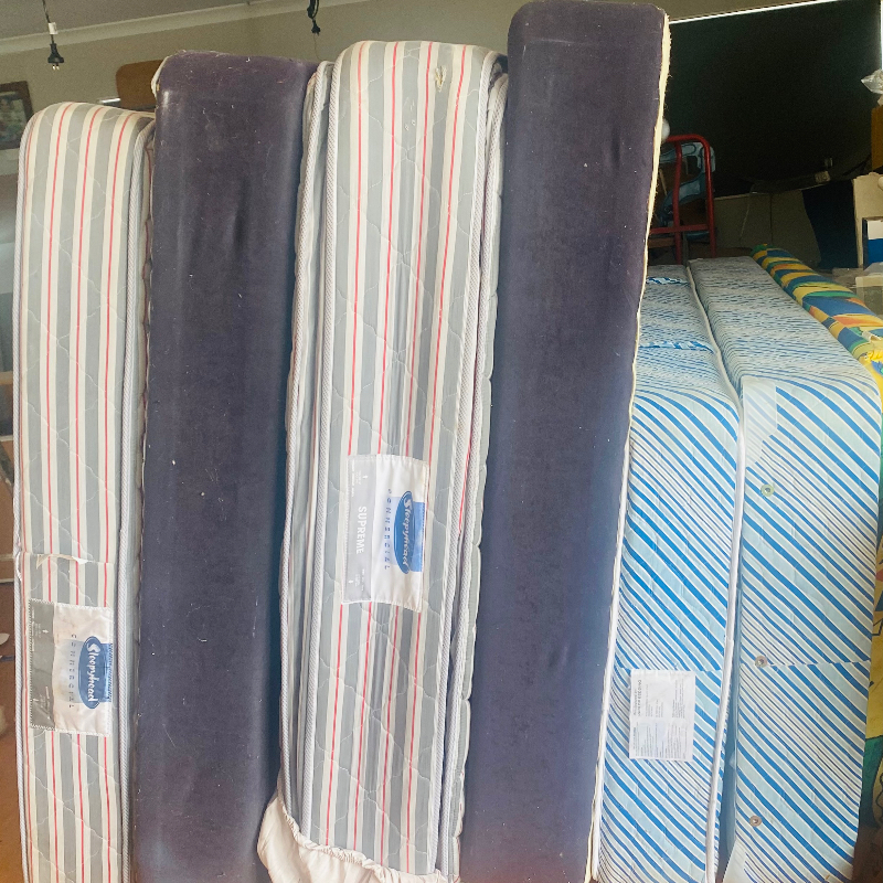 Bed and Mattresses Freestuff