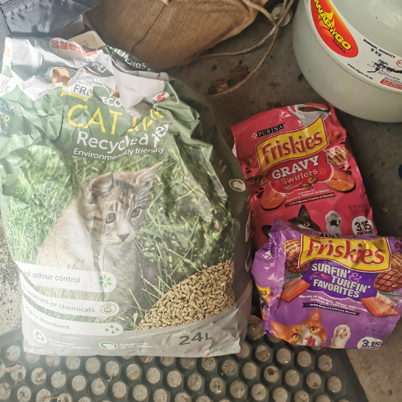 cat-food-and-litter-freestuff