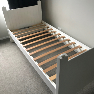 Single bed frame and trundler