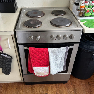 Free cooktop with oven 