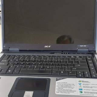 laptop Acer Aspire 5635WLMi with satchel