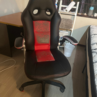 Office / gaming chair 