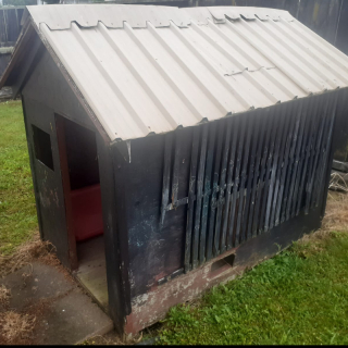 Playhouse / Dog Kennel