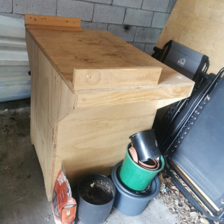 Wooden work bench 