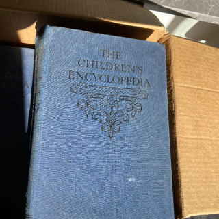 Children’s encyclopedia 