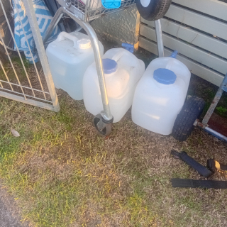 3 20L containers