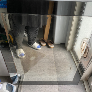 Beveled mirror