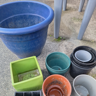 Pot plant containers