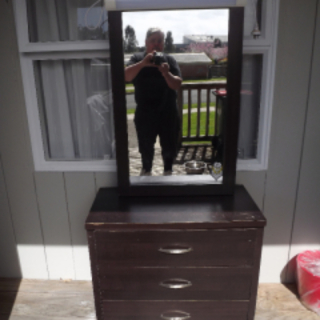 3 Drawer Dresser with Mirror 