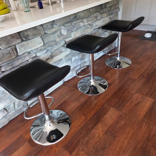 Bar stools x3