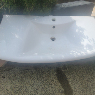 Bathroom sink