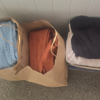 Womens clothing .