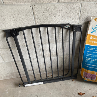 Dream baby Swing Closed  Security Gate