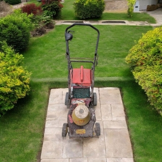 ELECTRIC LAWNMOWER REPAIR PARTS SCRAP. Heavy motor.