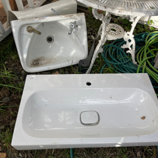 Hand basins x2