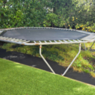 Huge kids trampoline 370cm diameter 