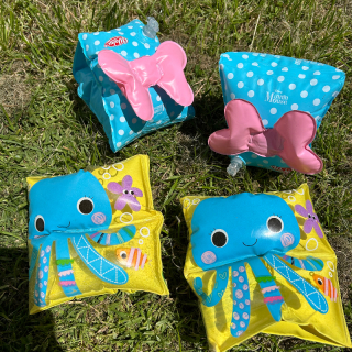 X 2 pairs kids armbands 